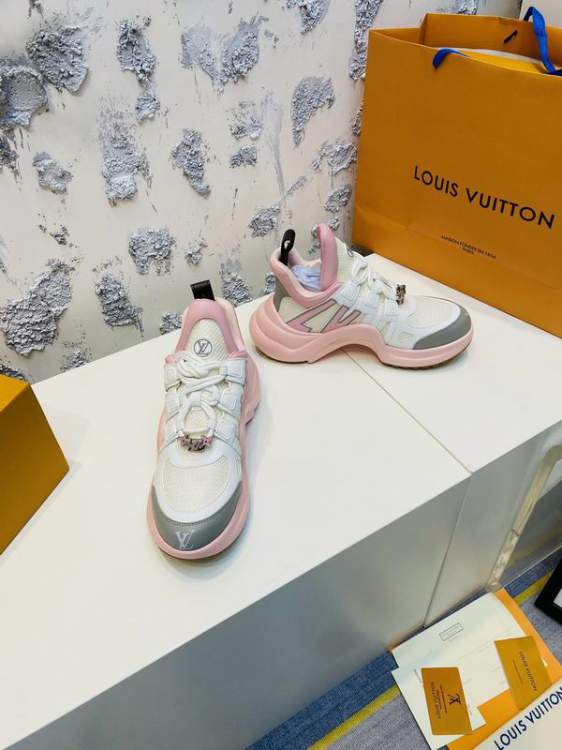 Picture of Louis Vuitton Shoes _SKULVsz35-405cmmnf053817773